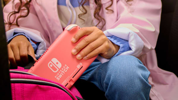 Nintendo Switch Lite - Yellow - Hardware - Nintendo