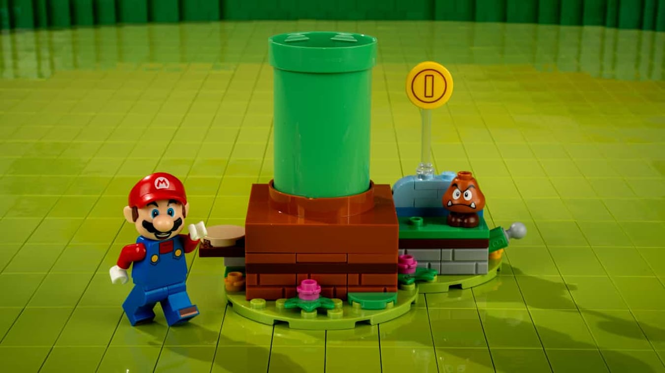 Lego Super Mario pipe set with Goomba