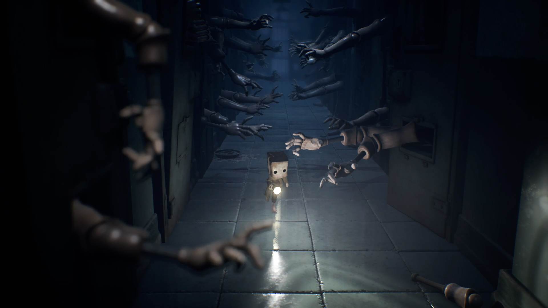 Mono and Six in an eerie Little Nightmares II scene